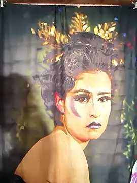 TellusYAres online show from November 2025 07:48:02 PM