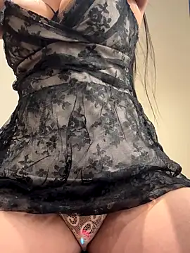 Snapshot of ScarletAss chatting on November 2025 03:01:02 PM ScarletAss online show from November 2025 03:01:02 PM