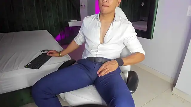 Snapshot of Lucii_fer_ chatting on October 2025 11:57:02 AM Lucii fer online show from October 2025 11:57:02 AM