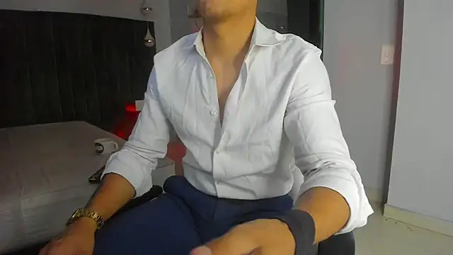 Snapshot of Lucii_fer_ chatting on November 2025 11:43:02 AM Lucii fer online show from November 2025 11:43:02 AM