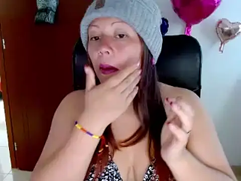 Snapshot of miss_evoleth2 chatting on September 2025 08:01:02 PM miss evoleth2 online show from September 2025 08:01:02 PM