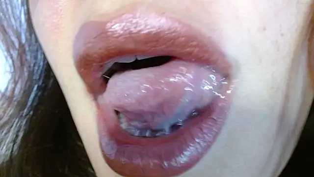 Snapshot of miss_evoleth2 chatting on October 2025 08:19:02 PM miss evoleth2 online show from October 2025 08:19:02 PM