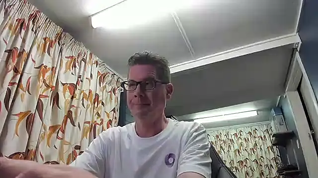 Snapshot of tilobinder chatting on December 2024 01:06:01 PM tilobinder online show from December 2024 01:06:01 PM