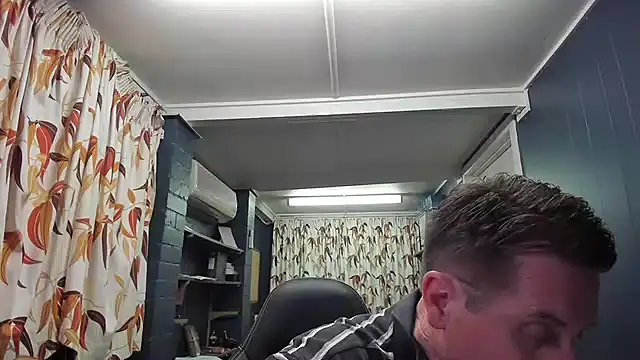 Snapshot of tilobinder chatting on December 2024 04:03:02 PM tilobinder online show from December 2024 04:03:02 PM