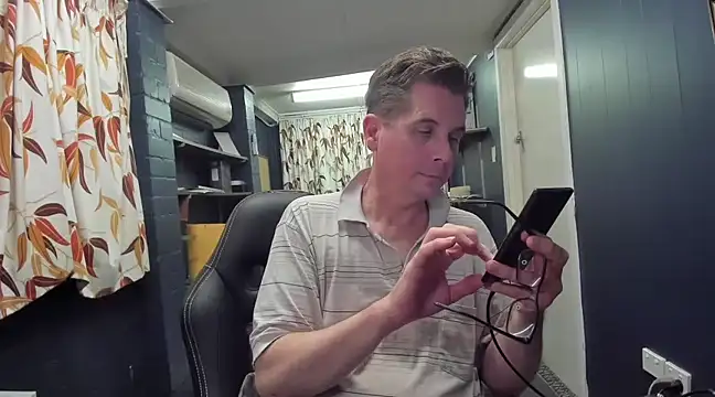 Snapshot of tilobinder chatting on March 2025 04:09:01 PM tilobinder online show from March 2025 04:09:01 PM