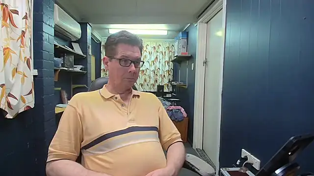 Snapshot of tilobinder chatting on October 2025 02:01:02 PM tilobinder online show from October 2025 02:01:02 PM