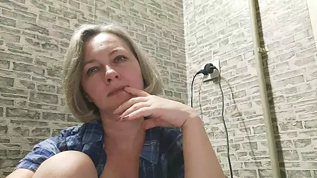 EdithManning online show from December 2024 02:16:01 PM