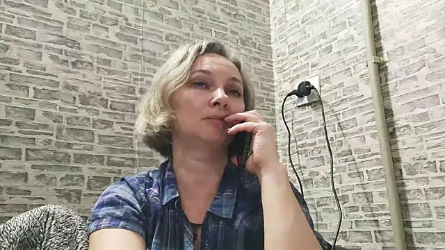 EdithManning online show from January 2025 06:06:02 PM