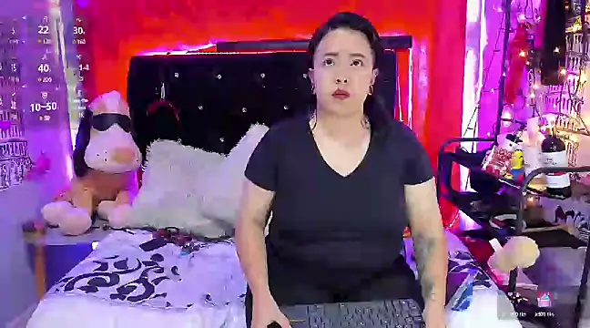 Snapshot of katieeandsharonn chatting on January 2025 12:26:01 PM katieeandsharonn online show from January 2025 12:26:01 PM