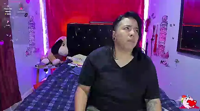 Snapshot of katieeandsharonn chatting on February 2025 02:02:01 PM katieeandsharonn online show from February 2025 02:02:01 PM