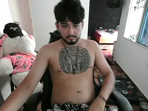 Snapshot of SeduxionDuo chatting on October 2025 07:03:02 PM SeduxionDuo online show from October 2025 07:03:02 PM