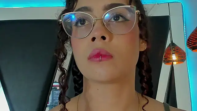Snapshot of antonelllepiercee chatting on January 2025 11:32:02 AM antonelllepiercee online show from January 2025 11:32:02 AM