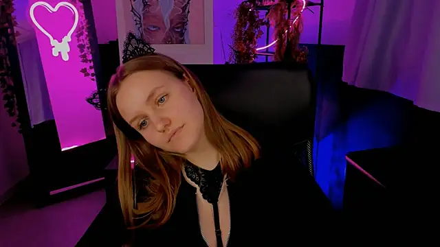 Snapshot of KellyPoter chatting on December 2024 04:43:01 PM KellyPoter online show from December 2024 04:43:01 PM