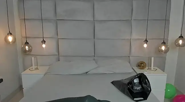 King Dante  online show from December 2024 08:36:02 PM