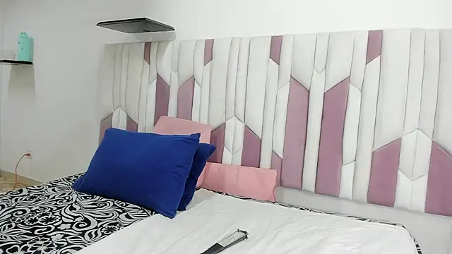 mia stanfort online show from January 2025 07:13:02 PM