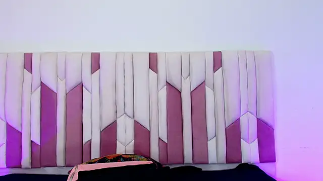 mia stanfort online show from October 2025 07:14:01 PM