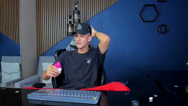 Snapshot of JakeMoxley chatting on January 2025 07:04:01 PM JakeMoxley online show from January 2025 07:04:01 PM