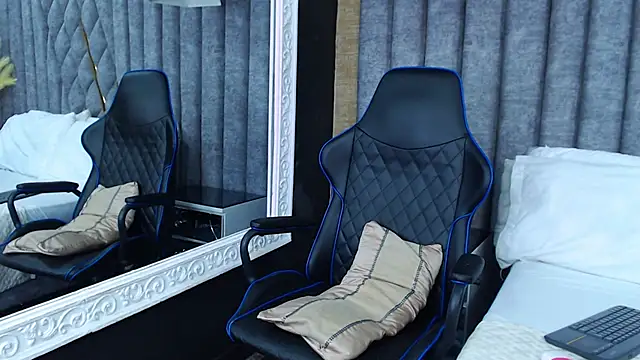 Snapshot of JakeMoxley chatting on January 2025 03:43:01 PM JakeMoxley online show from January 2025 03:43:01 PM