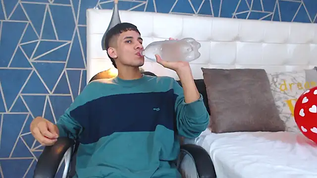 Snapshot of JakeMoxley chatting on February 2025 12:32:02 PM JakeMoxley online show from February 2025 12:32:02 PM