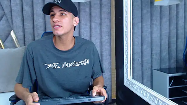 Snapshot of JakeMoxley chatting on March 2025 01:02:01 PM JakeMoxley online show from March 2025 01:02:01 PM