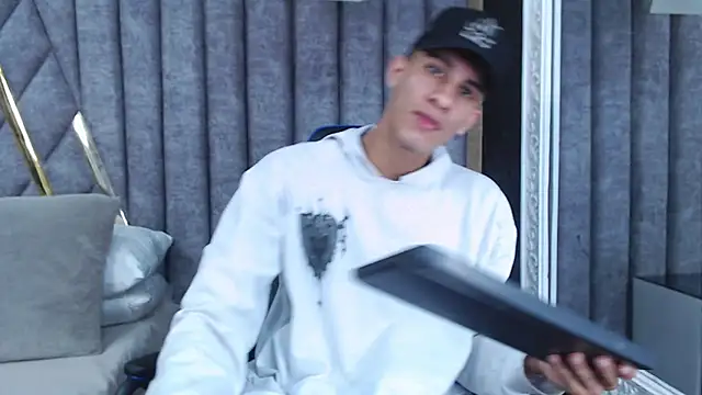 Snapshot of JakeMoxley chatting on March 2025 01:01:02 PM JakeMoxley online show from March 2025 01:01:02 PM