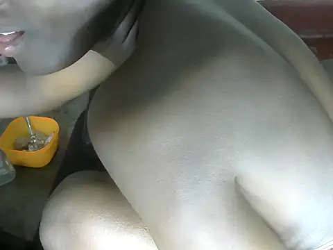 Snapshot of Sweetaggy2 chatting on October 2025 06:45:02 PM Sweetaggy2 online show from October 2025 06:45:02 PM