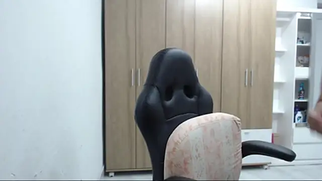 RoxanaLove9 online show from November 2025 10:04:02 PM