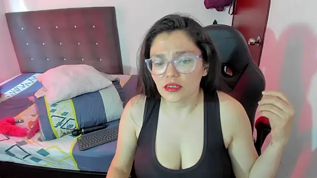 ValeriSimmons online show from March 2025 09:23:02 PM