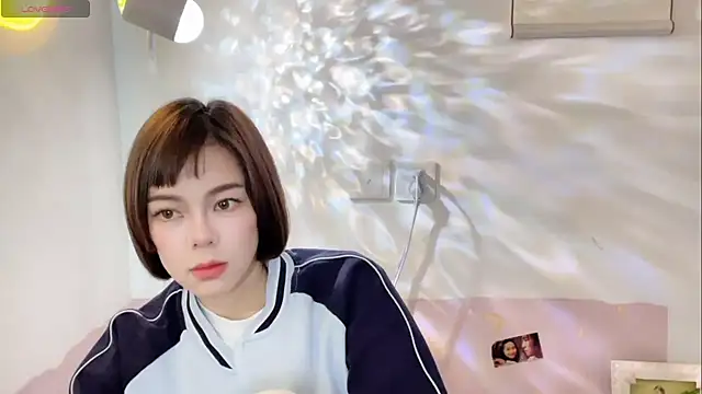 Snapshot of Linda-LL chatting on October 2025 01:46:02 AM Linda-LL online show from October 2025 01:46:02 AM