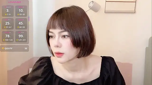 Snapshot of Linda-LL chatting on November 2025 05:17:01 AM Linda-LL online show from November 2025 05:17:01 AM