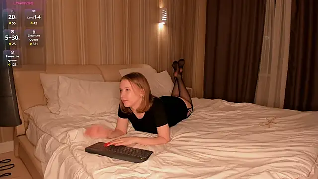 ms evasweet online show from December 2024 05:22:01 PM