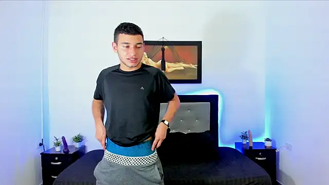 xXHot MalesXx online show from March 2025 08:38:02 PM
