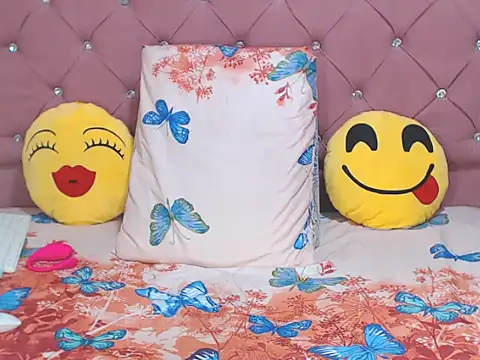 Snapshot of sharonbrown28 chatting on October 2025 09:49:01 PM sharonbrown28 online show from October 2025 09:49:01 PM