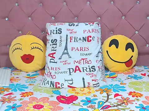 Snapshot of sharonbrown28 chatting on November 2025 10:18:02 PM sharonbrown28 online show from November 2025 10:18:02 PM