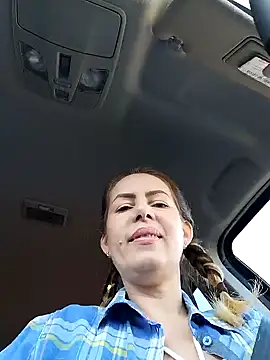 Snapshot of uber_babe chatting on January 2025 12:11:01 PM uber babe online show from January 2025 12:11:01 PM