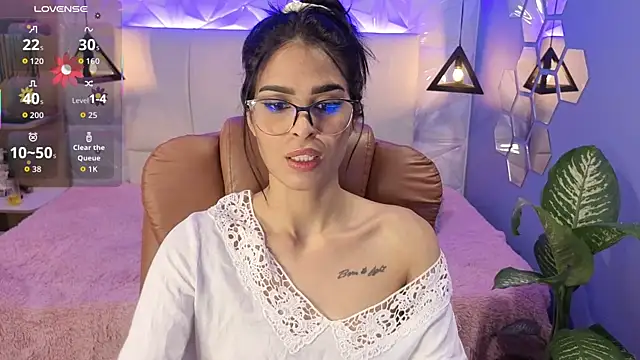 AlessiaVal  online show from November 2025 01:33:02 PM