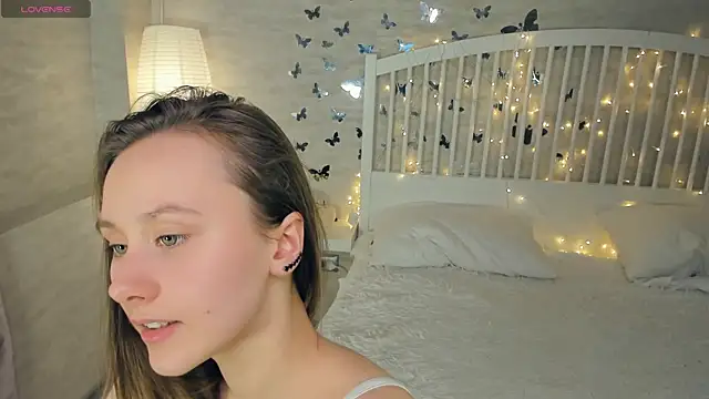 Snapshot of EthalBuffkin chatting on January 2025 01:28:01 PM EthalBuffkin online show from January 2025 01:28:01 PM