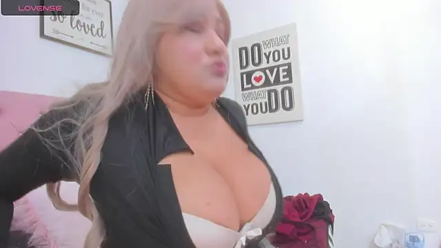 michell taylor   online show from October 2025 02:14:02 AM