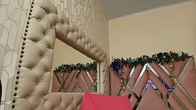 alanaflores  online show from December 2024 04:10:02 PM