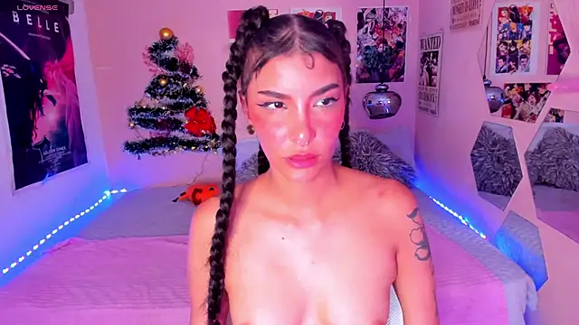 Luna-Chann online show from January 2025 10:55:01 PM