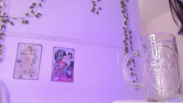 Luna-Chann online show from September 2025 08:47:02 PM