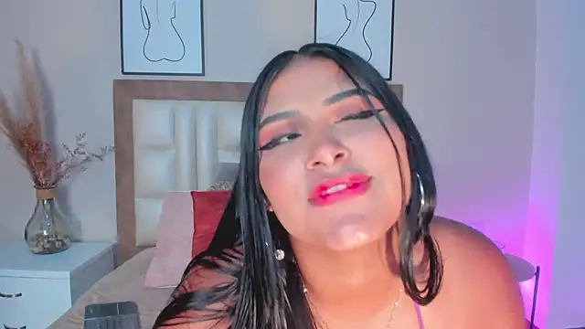 Snapshot of SaraBloomm chatting on February 2025 09:20:02 PM SaraBloomm online show from February 2025 09:20:02 PM