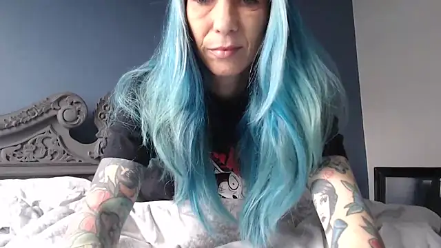 Snapshot of RavenryderUK chatting on January 2025 11:20:01 AM RavenryderUK online show from January 2025 11:20:01 AM