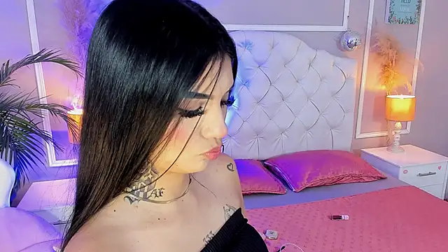 Snapshot of scarlet_hill chatting on October 2025 01:56:01 PM scarlet hill online show from October 2025 01:56:01 PM