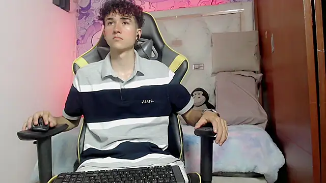 johnny cagee online show from October 2025 05:29:02 AM