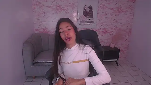 stephania t online show from December 2024 03:58:01 AM