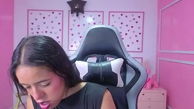 stephania t online show from October 2025 12:27:02 PM