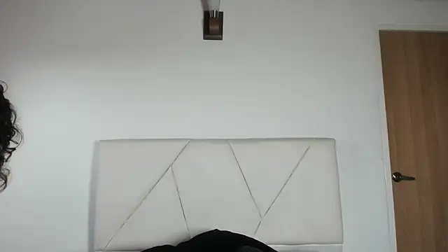 Snapshot of julz_03 chatting on October 2025 12:05:02 PM julz 03 online show from October 2025 12:05:02 PM