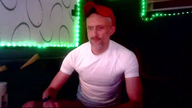 Snapshot of unclestefansdick chatting on September 2025 10:22:02 PM unclestefansdick online show from September 2025 10:22:02 PM