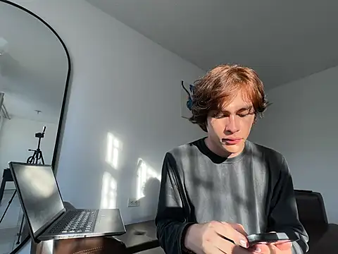 Ne0nn online show from January 2025 09:51:01 PM